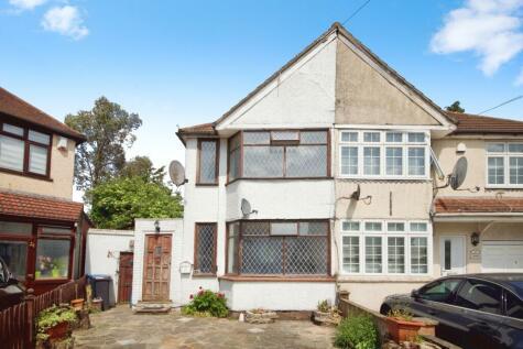 2 bedroom semi-detached house for sale in Coniston Gardens, London, N9