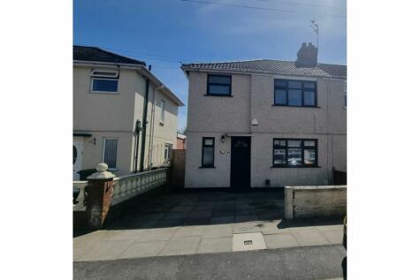 3 bedroom semi-detached house for sale in Moorland Road, Liverpool, L31