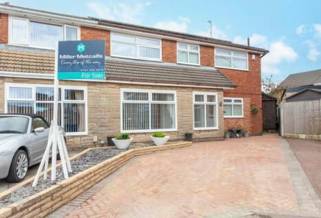 4 bedroom semi-detached house for sale in Winston Close, Radcliffe, Manchester, Greater Manchester, M26 4WS, M26