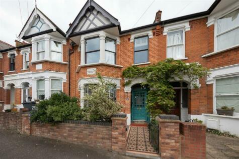 4 bedroom terraced house for sale in Preston Avenue, Highams Park, E4