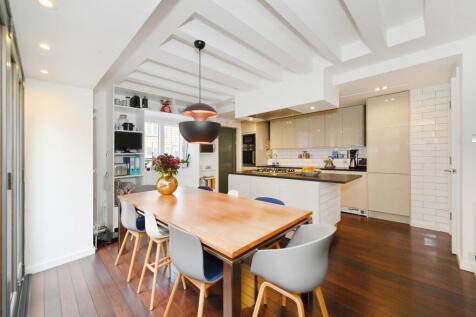 3 bedroom town house for sale in Wapping High Street, Wapping, E1W