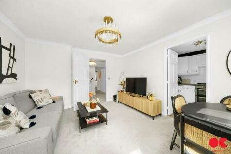 2 bedroom flat for sale in Kidman Close, Gidea Park, RM2