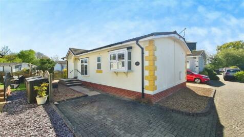 2 bedroom mobile home for sale in Hatfield Broadoaks Road, Takeley, Bishop's Stortford, CM22 6TG, CM22