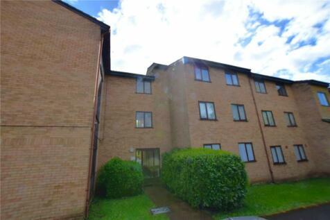 2 bedroom apartment for sale in Millhaven Close, Romford, RM6