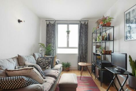 1 bedroom apartment for sale in Southampton Way, Camberwell, London, SE5