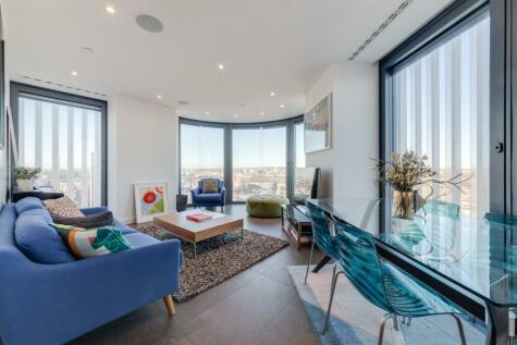 2 bedroom flat for sale in Chronicle Tower, 
261b City Road, EC1V