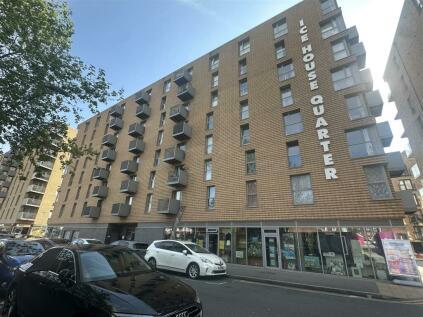 1 bedroom flat for sale in Ice House Quarter, Abbey Road, Barking, IG11
