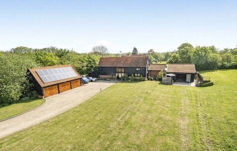 5 bedroom detached house for sale in Combs Lane, Stowmarket, Suffolk, IP14