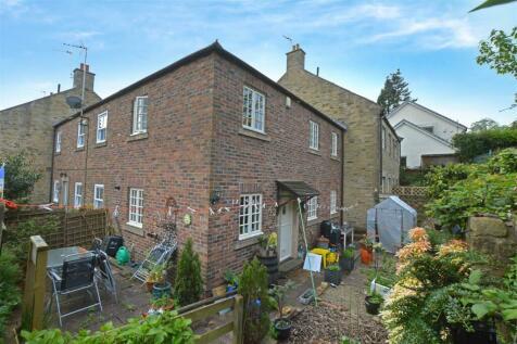 2 bedroom terraced house for sale in Culloden Mews, Cravengate, Richmond, DL10