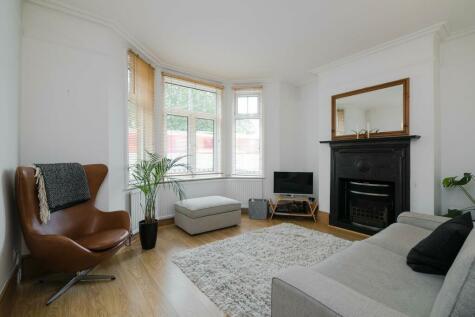 2 bedroom apartment for sale in North Worple Way, SW14