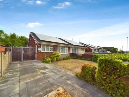 3 bedroom bungalow for sale in Mayfield Avenue, Thatto Heath, St Helens, WA9