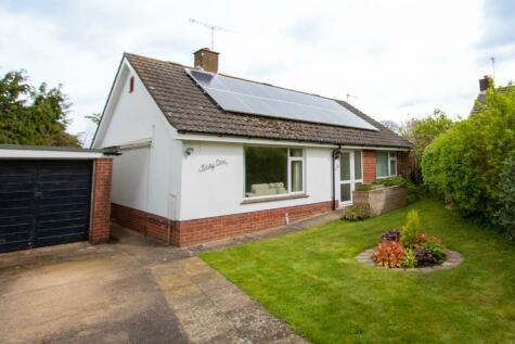 4 bedroom detached bungalow for sale in Oak Close, Ottery St Mary, EX11