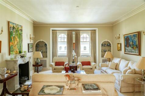 4 bedroom apartment for sale in Queen's Gate, South Kensington, London, SW7