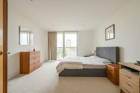 2 bedroom flat for sale in Lanterns Way, E14, Canary Wharf, London, E14