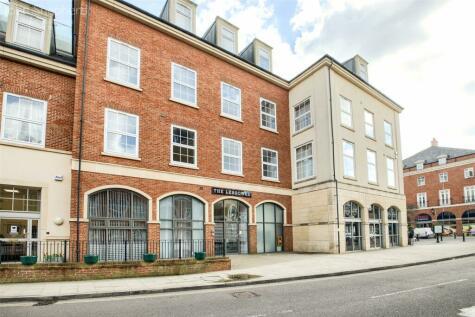 2 bedroom flat for sale in Main Street, Dickens Heath, Shirley, Solihull, B90