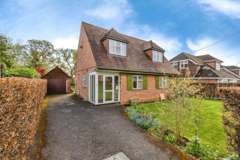 3 bedroom detached house for sale in Shepherds Hey Road, Old Calmore, Southampton, Hampshire, SO40