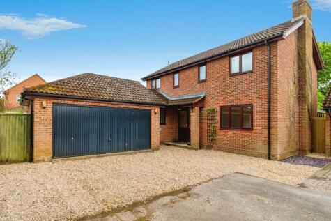 4 bedroom detached house for sale in Osprey Close, Marchwood, Southampton, Hampshire, SO40