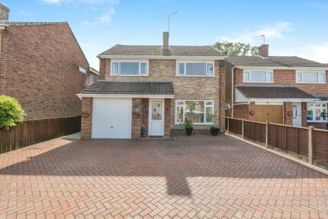 3 bedroom detached house for sale in Greenfields Avenue, Totton, Southampton, Hampshire, SO40