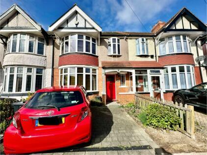 3 bedroom terraced house for sale in Thurlestone Avenue, Ilford, IG3