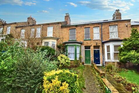 2 bedroom terraced house for sale in West Bank, Scarborough, North Yorkshire, YO12