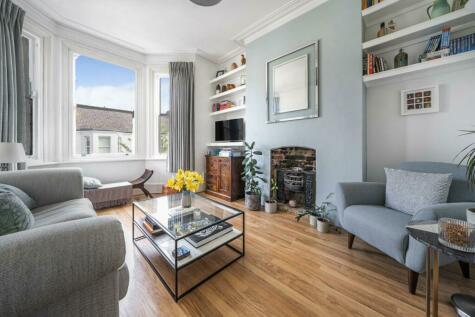 2 bedroom flat for sale in Mowll Street, Lambeth, SW9