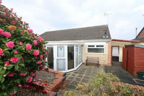 2 bedroom bungalow for sale in Cherry Close, Bewdley, DY12