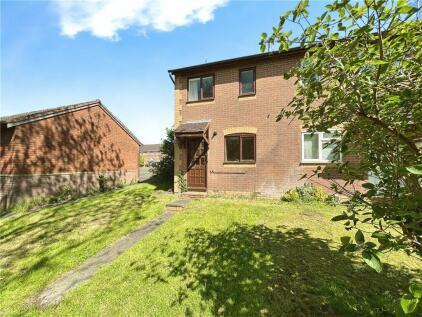 2 bedroom end of terrace house for sale in St. Philips Drive, Evesham, Worcestershire, WR11