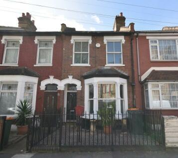 2 bedroom terraced house for sale in Tunmarsh Lane, London, E13