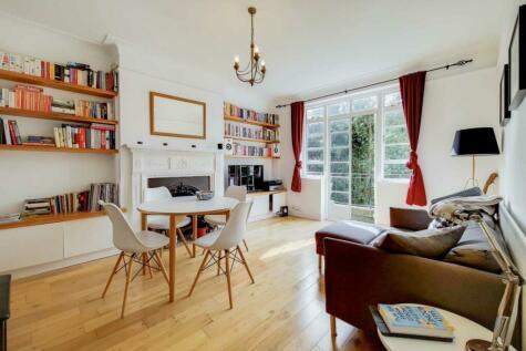 2 bedroom flat for sale in Talbot Road, Highgate, N6