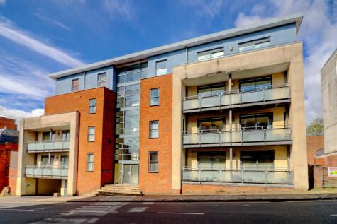 2 bedroom apartment for sale in Corporation Street, High Wycombe, Buckinghamshire, HP13