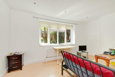 2 bedroom apartment for sale in Broadhurst Gardens, South Hampstead, London, NW6