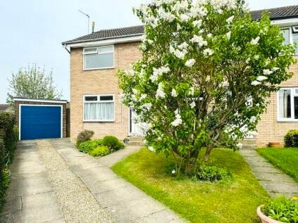 3 bedroom end of terrace house for sale in Keble Park North, Bishopthorpe, York YO23 2SX, YO23