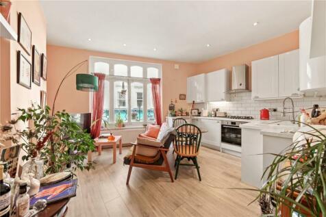 1 bedroom apartment for sale in Clarence Road, London, E5