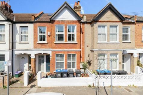 3 bedroom flat for sale in Boyd Road, Colliers Wood, SW19