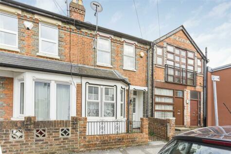 3 bedroom terraced house for sale in York Road, Reading, RG1