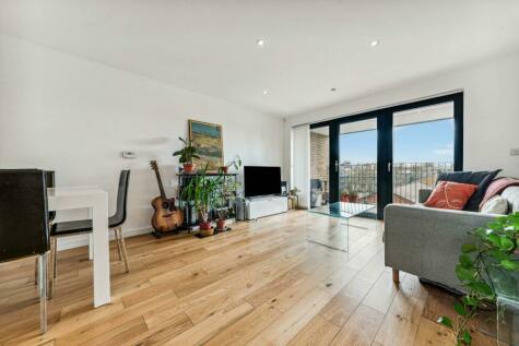 1 bedroom flat for sale in Cowley Road, SW9
