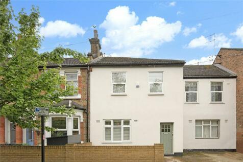 1 bedroom flat for sale in Roberts Road, Walthamstow, London, E17