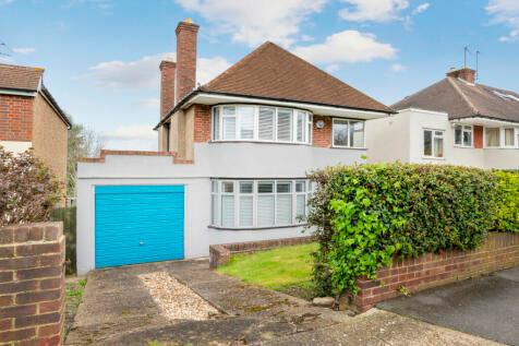 3 bedroom detached house for sale in Cheyne Hill, Surbiton, KT5