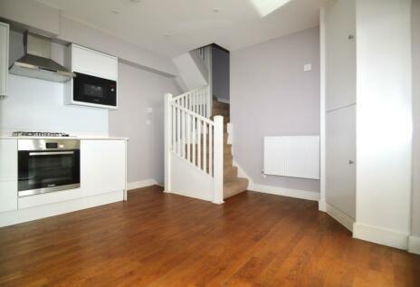 2 bedroom apartment for sale in White Hart Road, London, SE18