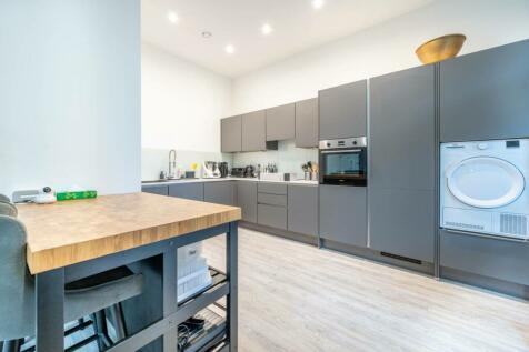 3 bedroom flat for sale in Sealey Tower, Upton Park, E13