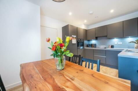 2 bedroom flat for sale in Ruffle House, Upton Park, LONDON, E13