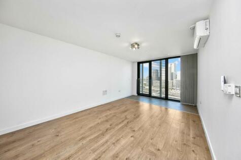1 bedroom flat for sale in Great Eastern Road, Stratford, London, E15