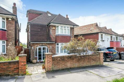 4 bedroom detached house for sale in Waddington Way, Crystal Palace, SE19