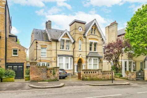 1 bedroom apartment for sale in Arkwright Road, London, NW3