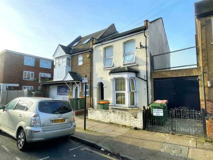 3 bedroom semi-detached house for sale in Third Avenue, London, E12