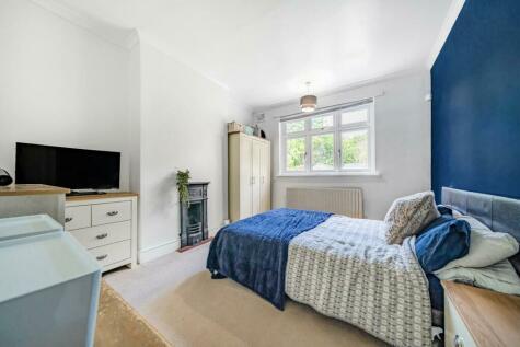 1 bedroom flat for sale in Cannon Hill Lane, Raynes Park, SW20