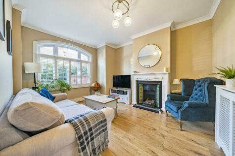 2 bedroom flat for sale in Kingston Road, Wimbledon Chase, SW20