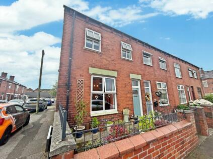 2 bedroom end of terrace house for sale in Albion Street, Westhoughton, BL5