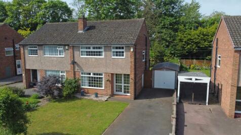 3 bedroom semi-detached house for sale in Barnfield, Wilford, Nottingham, NG11
