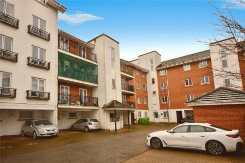 2 bedroom flat for sale in Hermitage Close, London, SE2